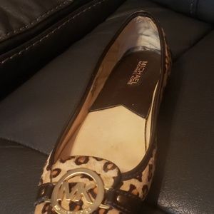Women's flats